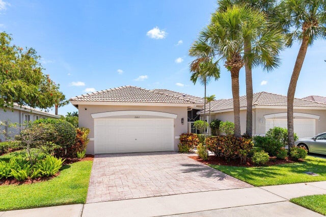 2 of 31 - 10601 Royal Caribbean Circle, Boynton Beach, FL