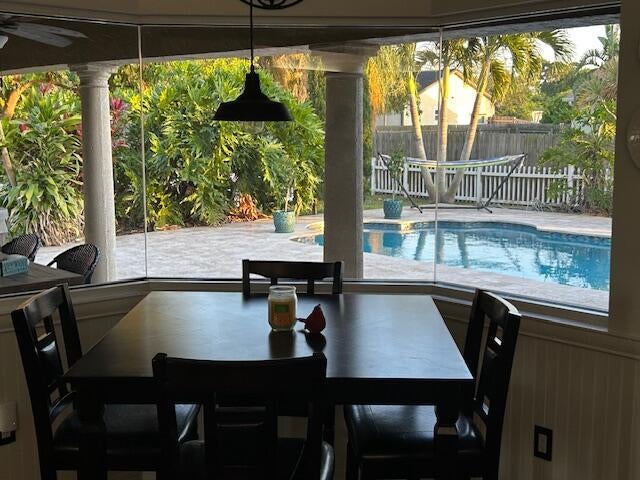 5 of 20 - 552 Sw Dauphin Av, Port Saint Lucie, FL