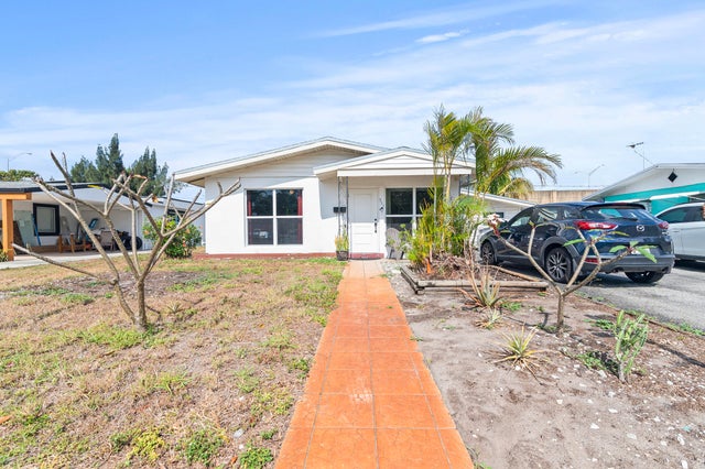 1 of 33 - 933 S Ridge Street, Lake Worth Beach, FL