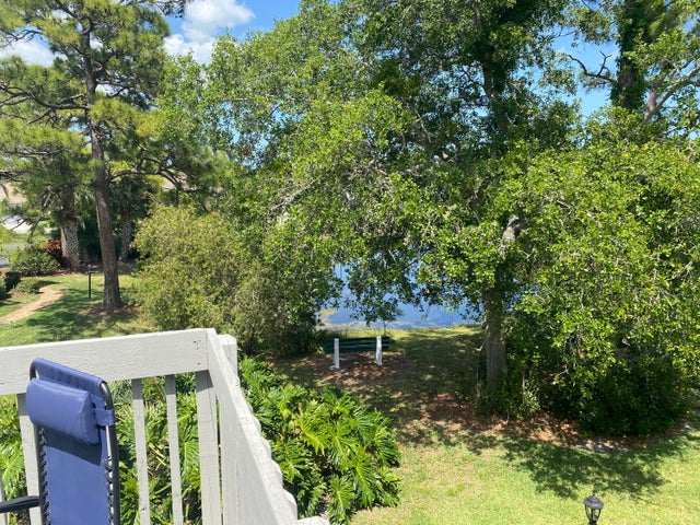1 of 48 - 654 Sw Centre Court #202, Vero Beach, FL