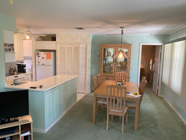 3 of 48 - 654 Sw Centre Court #202, Vero Beach, FL