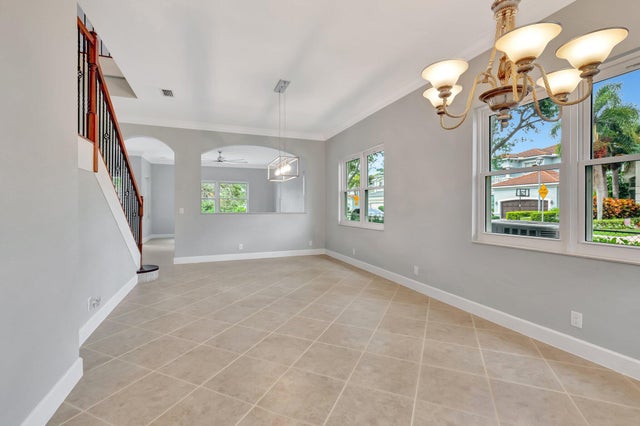5 of 70 - 40 Country Lake Cir, Boynton Beach, FL