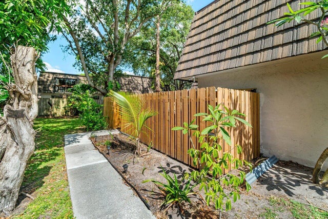 4 of 21 - 4059 Palm Bay Cir #c, West Palm Beach, FL