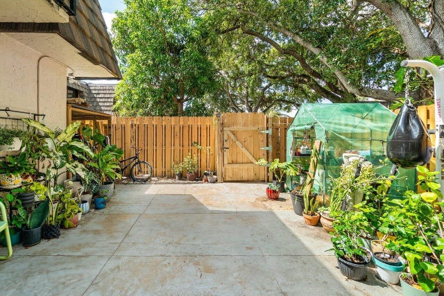 5 of 21 - 4059 Palm Bay Cir #c, West Palm Beach, FL