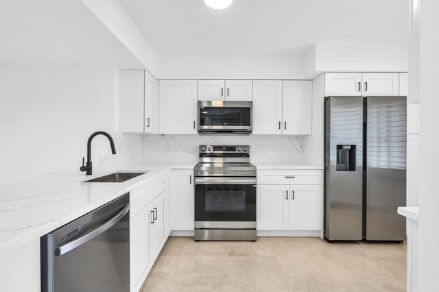 1 of 20 - 7290 Kinhghurst Dr #701, Delray Beach, FL
