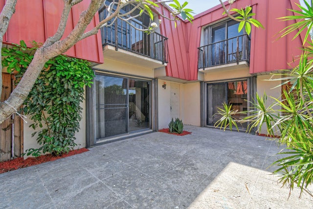 1 of 39 - 3203 Meridian Wy N #d, Palm Beach Gardens, FL