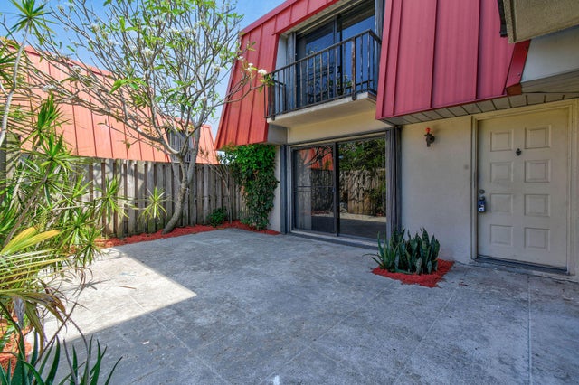 2 of 39 - 3203 Meridian Wy N #d, Palm Beach Gardens, FL