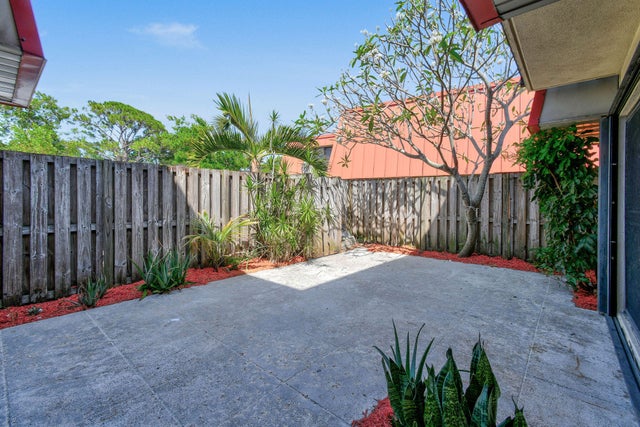 4 of 39 - 3203 Meridian Wy N #d, Palm Beach Gardens, FL