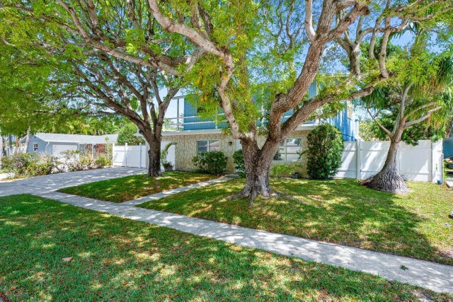 4 of 37 - 7 Willow Road, Tequesta, FL