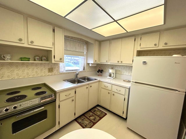 1 of 28 - 2955 Crosley Dr W #f, West Palm Beach, FL