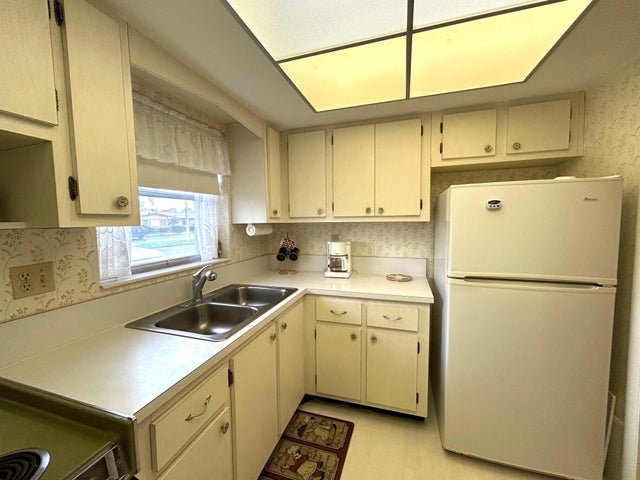 3 of 28 - 2955 Crosley Dr W #f, West Palm Beach, FL