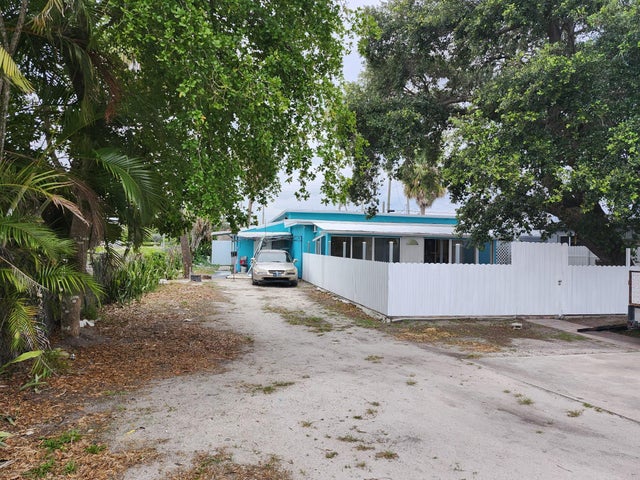 1 of 14 - 119 S Price Street S, Lake Worth, FL