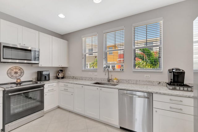 2 of 56 - 609 Amador Lane #4, West Palm Beach, FL