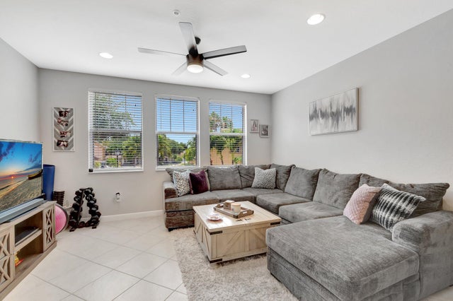 5 of 56 - 609 Amador Lane #4, West Palm Beach, FL