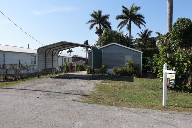 1 of 51 - 817 E 7th Street, Pahokee, FL