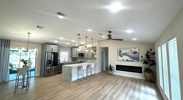 1 of 23 - 889 Sw Nichols Ter, Port Saint Lucie, FL