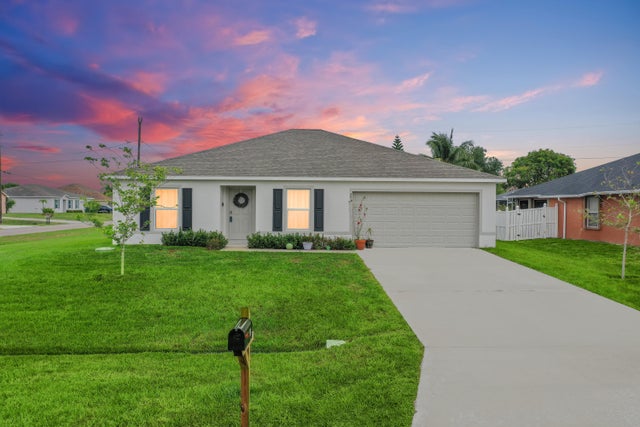 2 of 33 - 591 Sw Halifax Av, Port Saint Lucie, FL