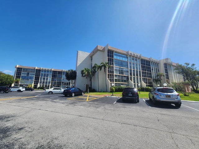 4 of 27 - 851 Three Islands Boulevard Boulevard #102, Hallandale Beach, FL