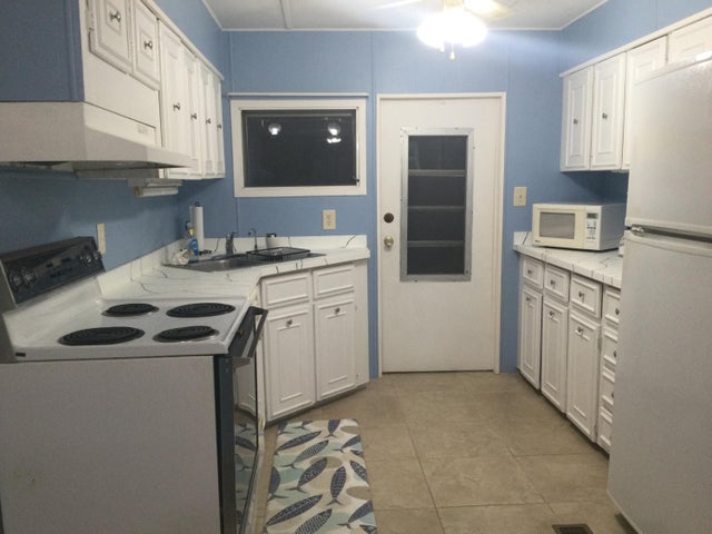 3 of 13 - 40 Monterey Way, Port Saint Lucie, FL