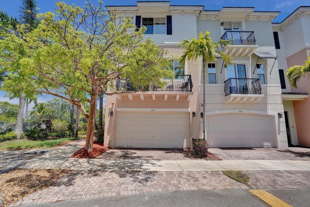 632 Nw 38th Cir, Boca Raton