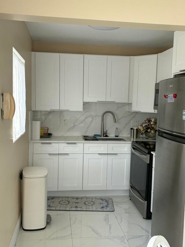 3 of 18 - 3160 Lake Osborne Dr #201, Lake Worth, FL