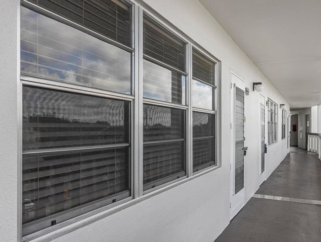 4 of 43 - 424 Southampton B #424, West Palm Beach, FL
