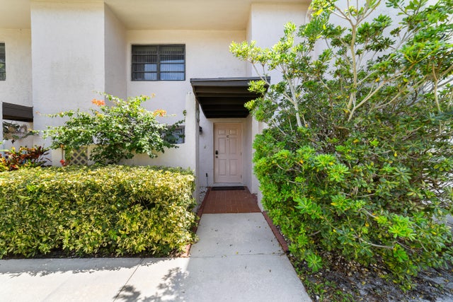 2 of 39 - 21160 N Juego Cir #13c, Boca Raton, FL