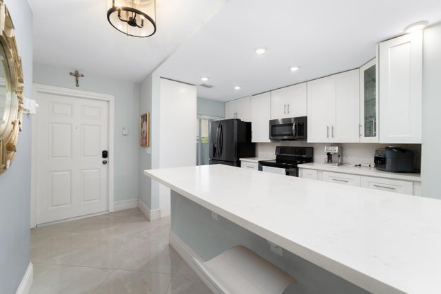 4 of 39 - 21160 N Juego Cir #13c, Boca Raton, FL