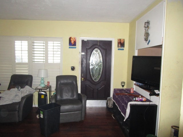 3 of 5 - 1145 W 27th Street, Riviera Beach, FL
