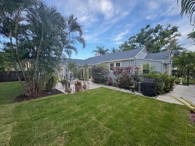 3 of 42 - 335 Monroe Drive, West Palm Beach, FL