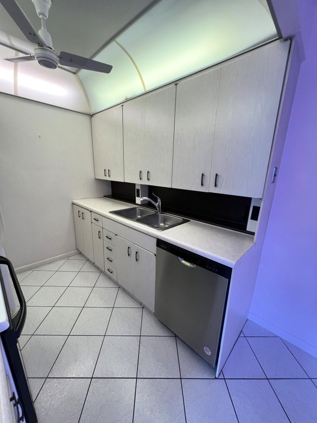 4 of 25 - 3037 Cambridge B, Deerfield Beach, FL