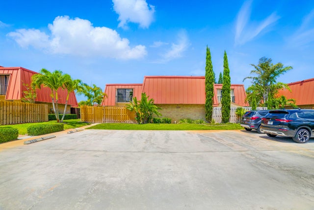 2 of 29 - 3211 S Meridian Wy S #a, Palm Beach Gardens, FL