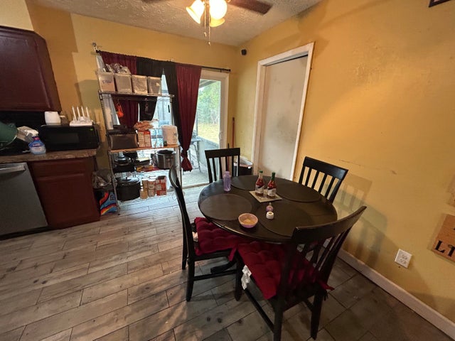 4 of 12 - 213 Sw Chapman Av, Port Saint Lucie, FL