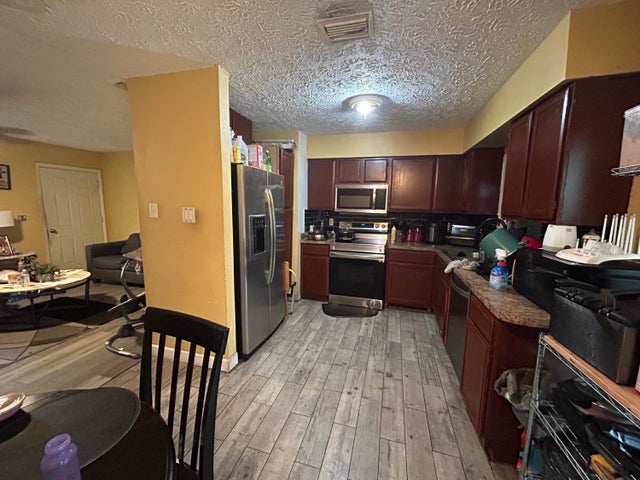 5 of 12 - 213 Sw Chapman Av, Port Saint Lucie, FL