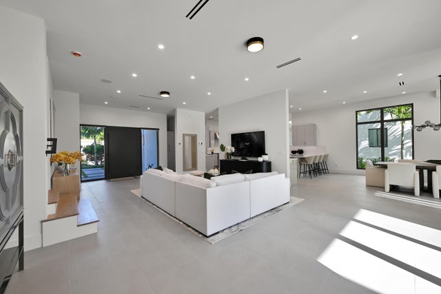 3 of 32 - 16694 Mosaic Place, Delray Beach, FL