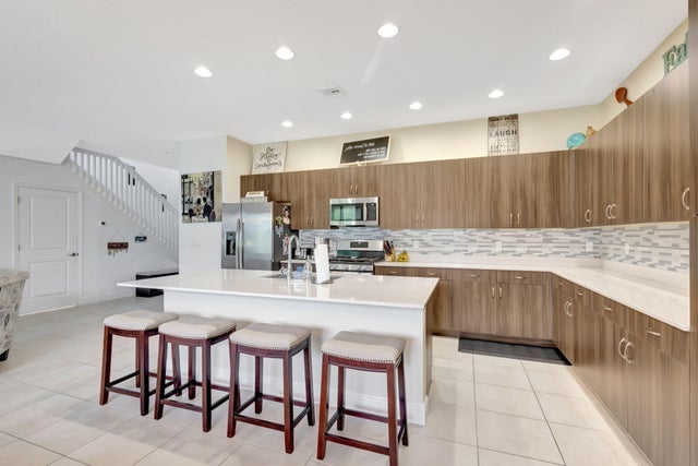 5 of 22 - 16426 Sandy Shore Dr, Westlake, FL