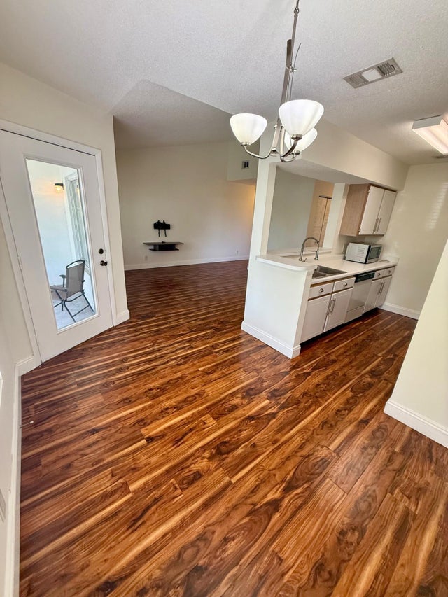5 of 19 - 815 W Boynton Beach Boulevard #8-204, Boynton Beach, FL