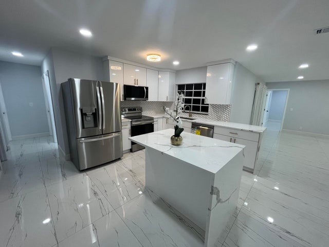 1 of 31 - 1720 Sw 13th St, Boca Raton, FL