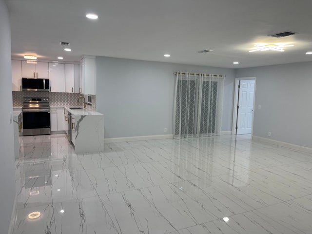 3 of 31 - 1720 Sw 13th St, Boca Raton, FL