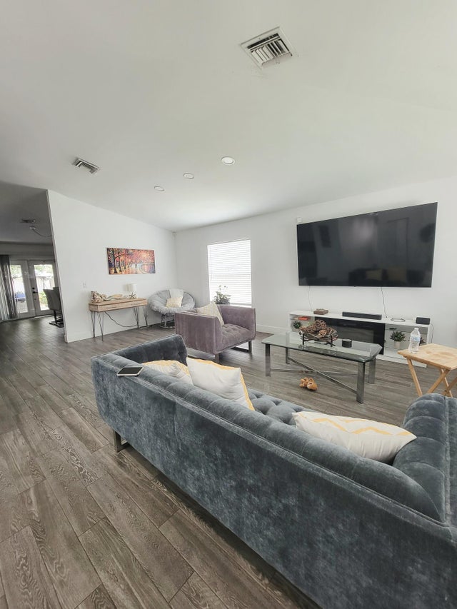 5 of 25 - 1373 Sw Prairie Circle, Port Saint Lucie, FL