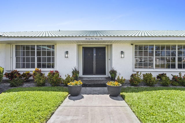 2 of 40 - 2196 Se Flanders Road, Port Saint Lucie, FL