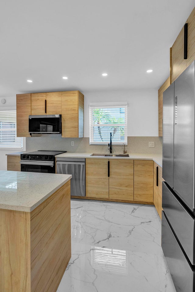 4 of 34 - 245 Saxony F, Delray Beach, FL