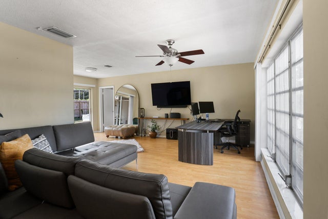 5 of 12 - 1098 Nw 5th Av, Boca Raton, FL