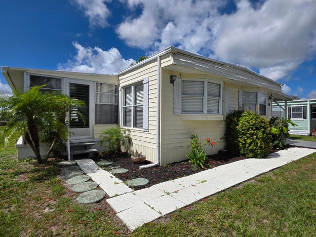 2 of 20 - 41 El Camino Real, Port Saint Lucie, FL