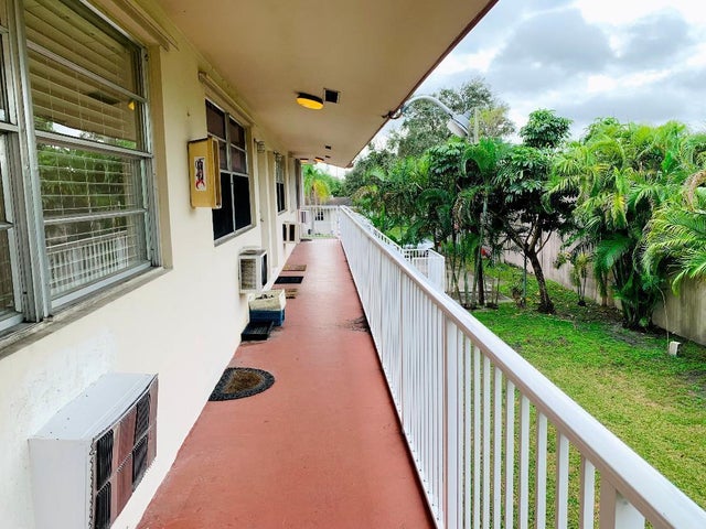 3 of 20 - 2915 Plunkett Street #11d, Hollywood, FL
