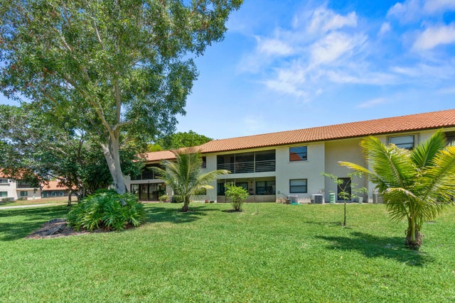 2 of 38 - 3 Via De Casas Sur #204, Boynton Beach, FL