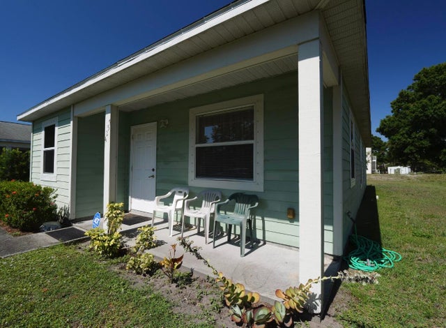 3 of 12 - 4257 36th Ct, Vero Beach, FL