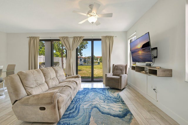 4 of 48 - 4006 Sequoia Place W, Riviera Beach, FL