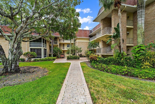 1 of 34 - 5570 Tamberlane Cir #131, Palm Beach Gardens, FL