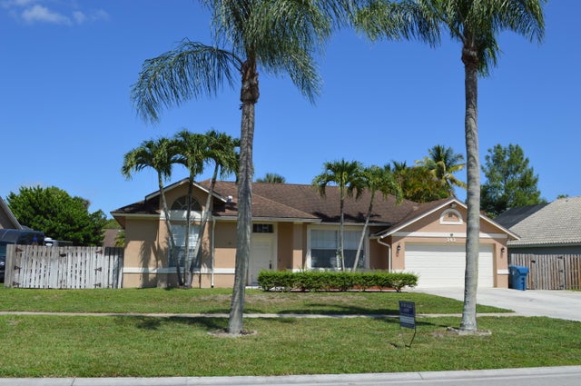 1 of 47 - 141 Kings Wy, Royal Palm Beach, FL